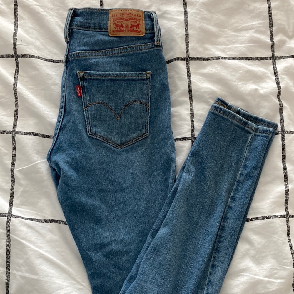 🙋🏻‍♀️Levi’s 311 shaping skinny jeans